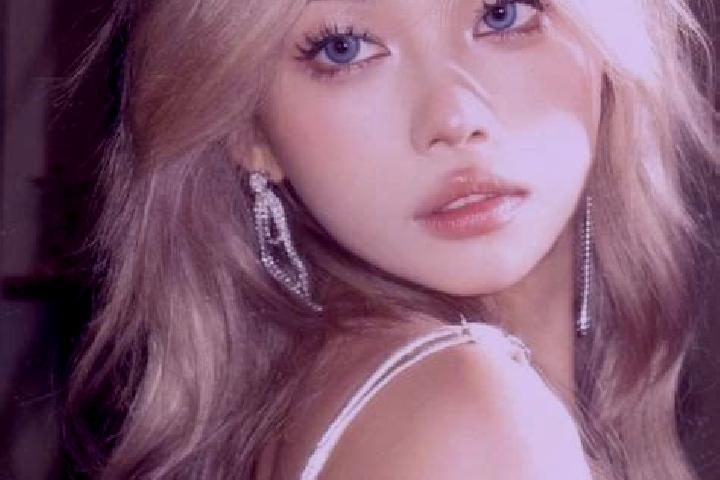 Nora, 31, a blonde dark-eyed asian companion based in Bajil. Offering Roleplay, Party Girl, Striptease, Couples. Available for incall and outcall, day and ev...