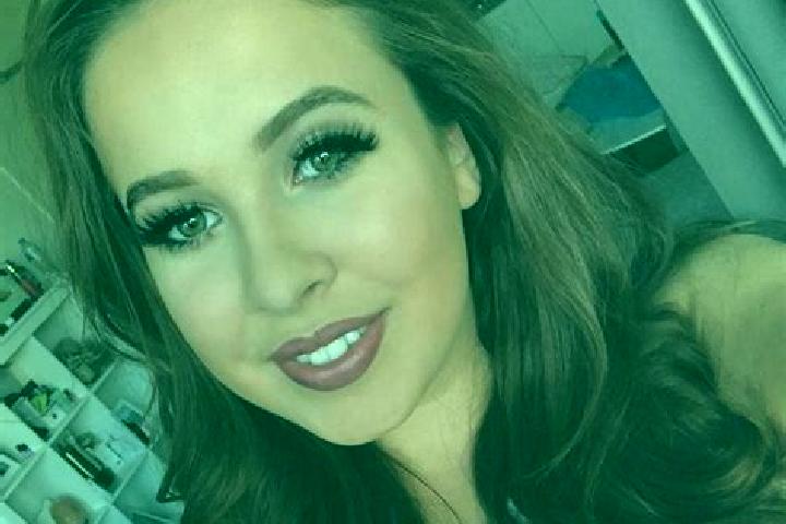 Nora, 32, a brunette grey-eyed european companion based in Frydstejn. Offering Prostate Massage, Fetish, Massage. Available for incall and outcall, day and e...
