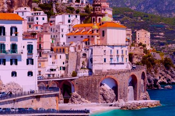 Nora, 32 — Escort in Candela, Italy