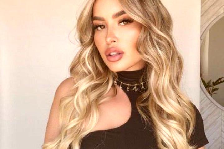 Nora, 32 — Escort in Palma Sola, Brazil