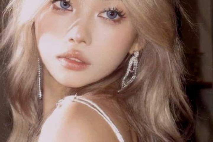 Nora, 33, a blonde dark-eyed asian companion based in Luzan. Offering Roleplay, OWO, A-Level, Striptease. Available for incall and outcall, day and evening d...