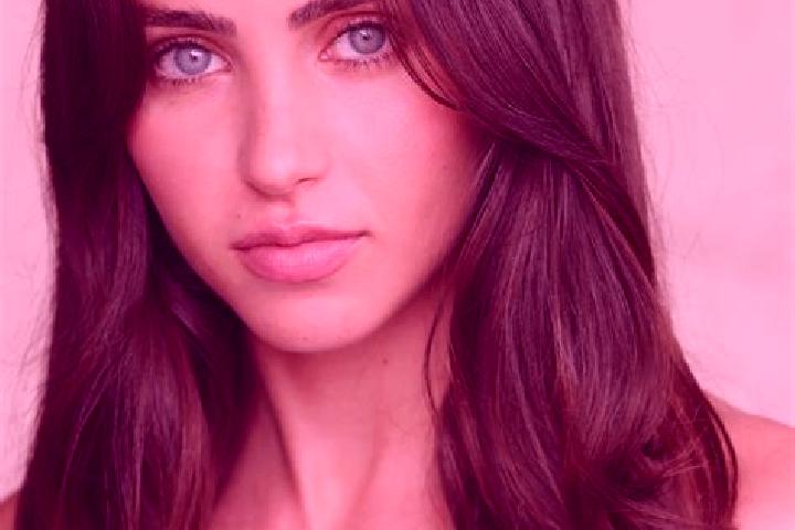 Nora, 33, a red brown-eyed caribbean companion based in Plouegat-Moysan. Offering OWO, Deep French Kissing, Party Girl, GFE, Fetish. Available for incall and...