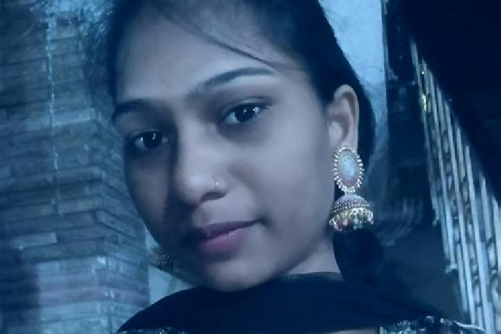 Nora, 33 — Escort in Unnao, India