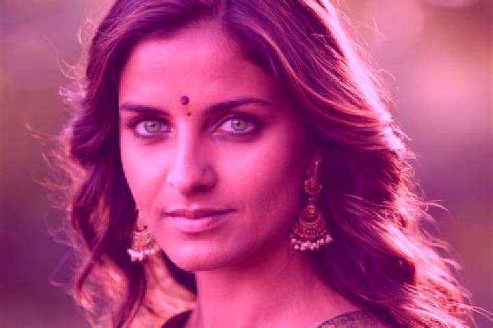 Nora, 35, a red green-eyed indian companion based in Zeyabar. Offering Travel Companion, Party Girl, Dinner Date, GFE. Available for incall and outcall, over...