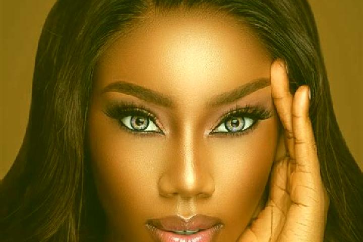 Nora, 36, a chestnut blue-eyed ebony companion based in Parit Junus. Offering Couples, BDSM, Roleplay. Available for incall and outcall, day and evening dates.