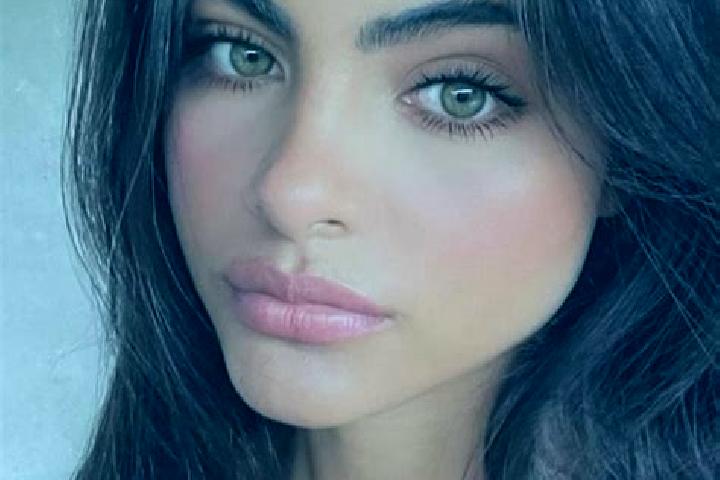 Nora, 37, a brunette green-eyed middle eastern companion based in Duernau. Offering Party Girl, BDSM, Massage. Available for incall and outcall, overnight bo...