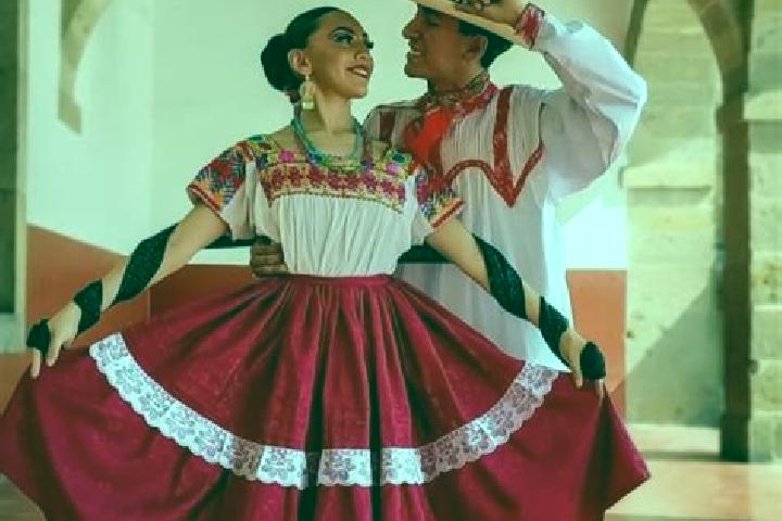 Nora, 37 — Escort in Jaltocan, Mexico