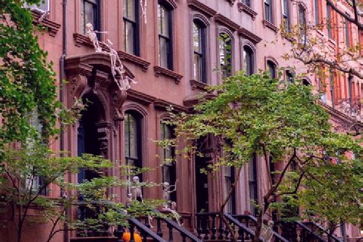 Nora, 37 — Escort in West Village, United States