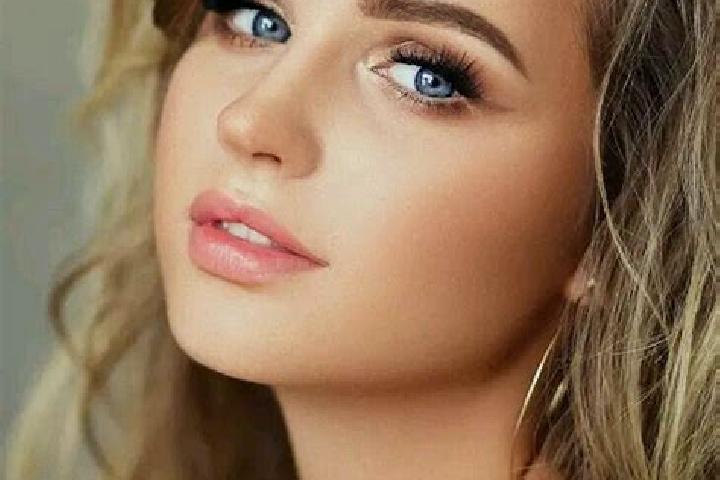 Nora, 38, a dark blonde blue-eyed slavic companion based in Norashen. Offering Duos, BDSM, CIM. Available for incall and outcall, day and evening dates.