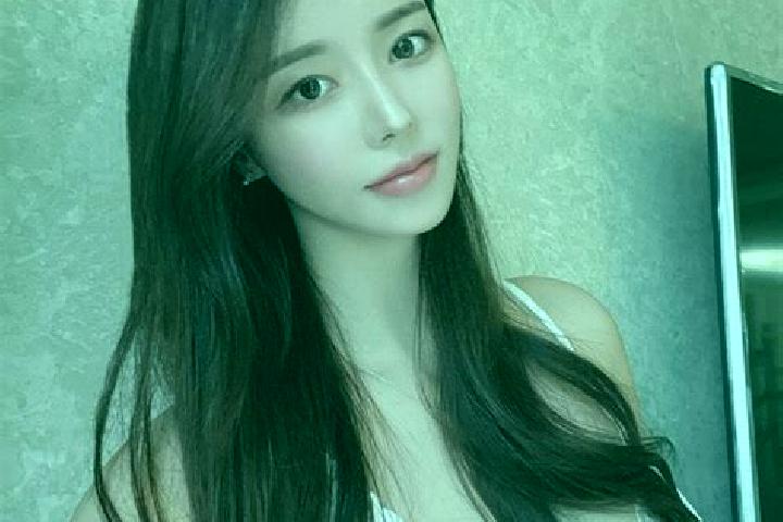 Nora, 38 — Escort in Meureubo, Indonesia