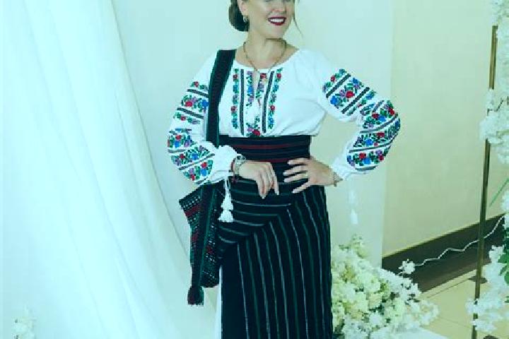 Nora, 38 — Escort in Ternavka, Ukraine