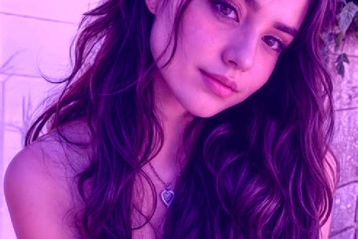 Nova, 21, a auburn hazel-eyed middle eastern companion based in Guayal. Offering Deep French Kissing, GFE. Available for incall and outcall, overnight bookin...