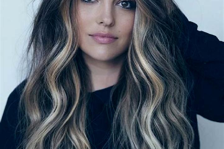Nova, 21, a dark blonde brown-eyed indian companion based in Verze. Offering CIM, Deep French Kissing, Girlfriend Experience, Overnight. Available for incall...