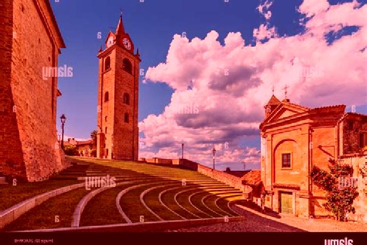 Nova, 21 — Escort in Monforte d Alba, Italy