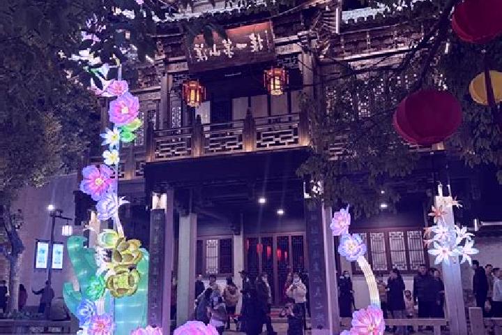 Nova, 23 — Escort in Huishan, China