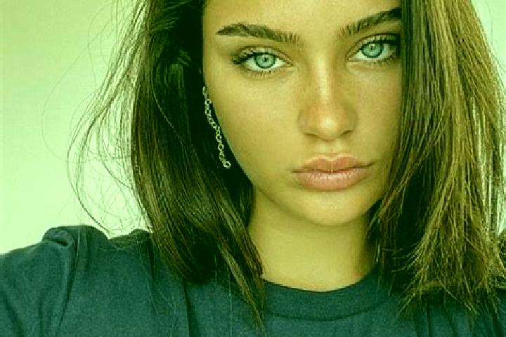 Nova, 24, a brunette dark-eyed european companion based in Forosna. Offering OWO, CIM, Deep French Kissing, Girlfriend Experience. Available for incall and o...