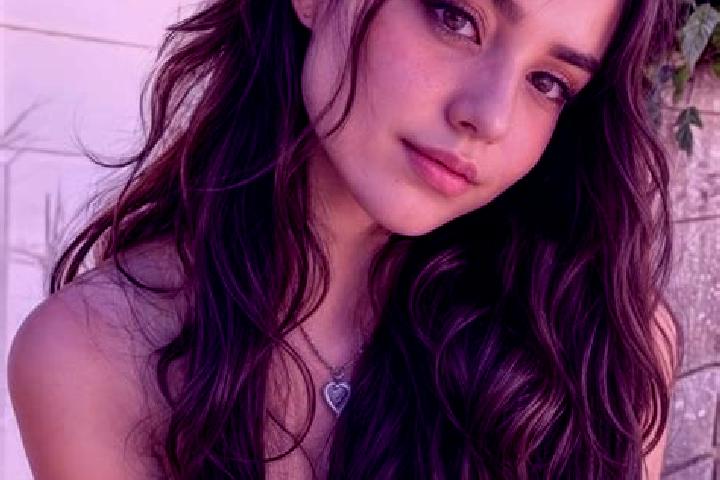 Nova, 25, a auburn brown-eyed european companion based in Vemb. Offering Roleplay, Deep French Kissing, Domination, Erotic Massage, A-Level. Available for in...