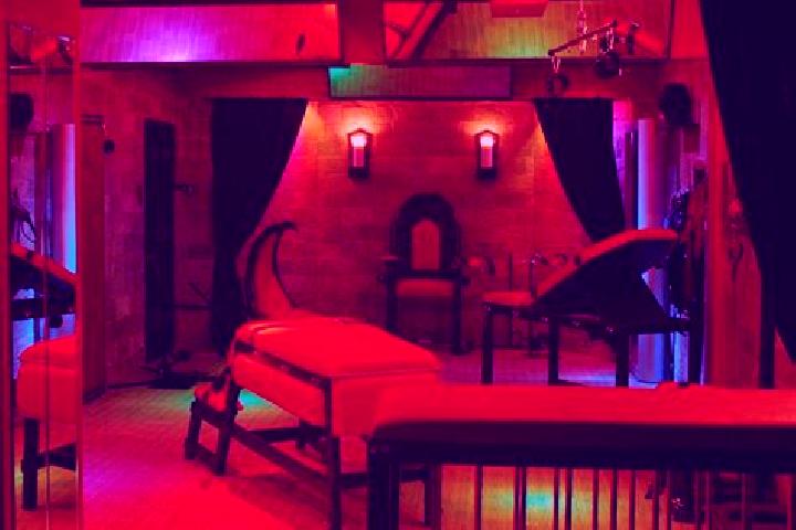 Nova, 25, a red dark-eyed mediterranean companion based in Karama. Offering Fetish, Roleplay, BDSM, CIM. Available for incall and outcall, overnight bookings...