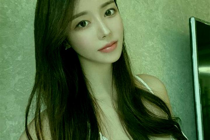 Nova, 25 — Escort in Gaibei, China
