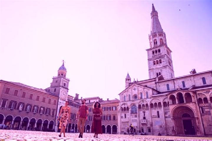 Nova, 25 — Escort in Grezzago, Italy