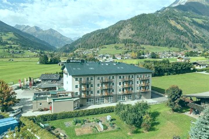 Nova, 25 — Escort in Matrei in Osttirol, Austria