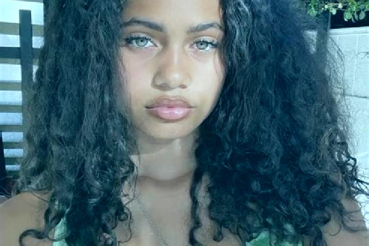 Nova, 26, a red green-eyed mixed companion based in Cuvio. Offering Striptease, Roleplay, GFE, CIM. Available for incall and outcall, day and evening dates.