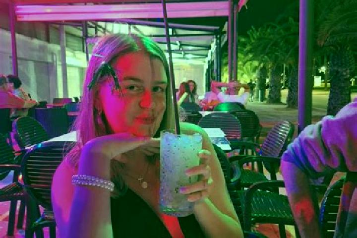 Nova, 26 — Escort in Irura, Spain