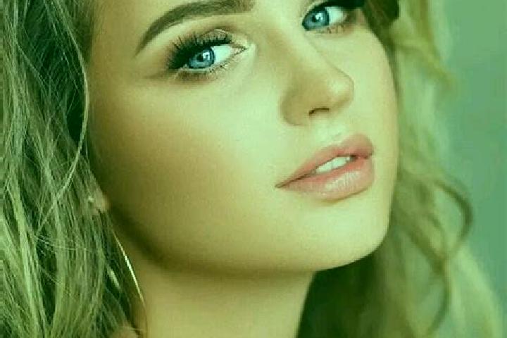 Nova, 27, a dark blonde blue-eyed mediterranean companion based in Amurrio. Offering Tantra, Striptease, Duos. Available for incall and outcall, overnight bo...