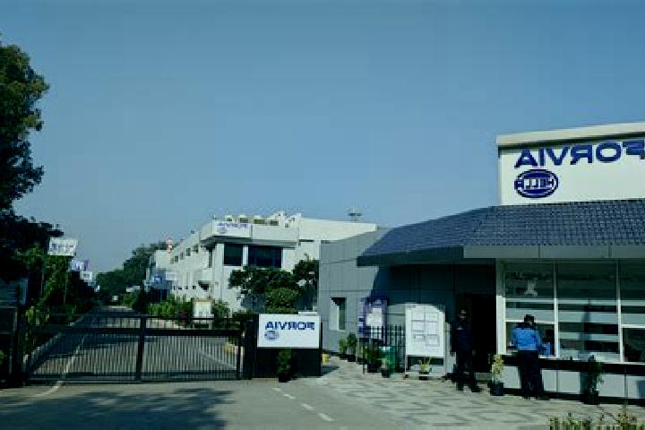 Nova, 27 — Escort in Chirakkal, India