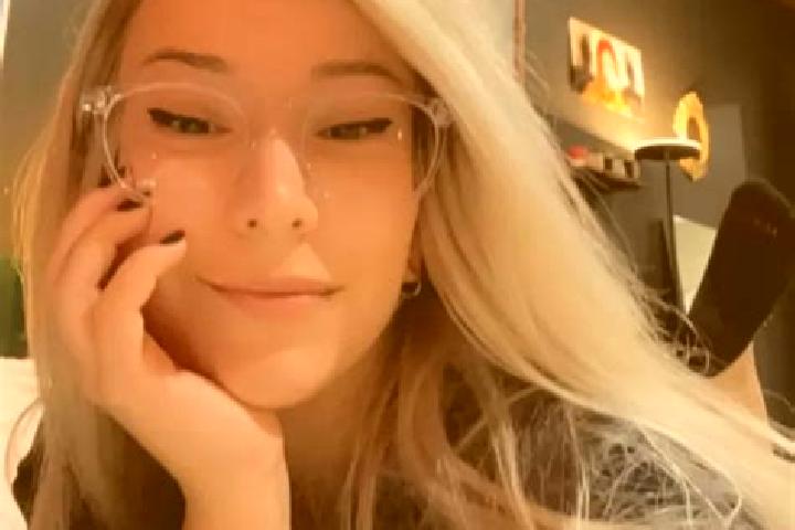 Nova, 28, a blonde amber-eyed ebony companion based in Lac-Brome. Offering OWO, Massage, Dinner Date. Available for incall and outcall, day and evening dates.