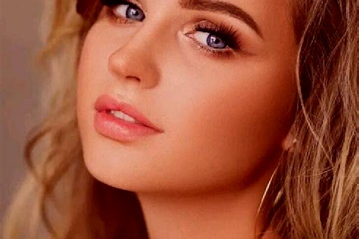 Nova, 28, a dark blonde blue-eyed mediterranean companion based in Sampalan. Offering Couples, Striptease, Deep French Kissing, Travel Companion. Available f...