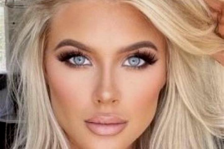 Nova, 28, a platinum blonde grey-eyed latina companion based in Artzenheim. Offering Deep French Kissing, Couples, Dinner Date, Massage. Available for incall...