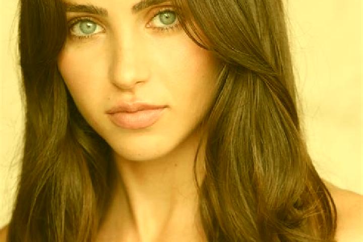 Nova, 29, a brunette dark-eyed mediterranean companion based in Matangai. Offering Overnight, Erotic Massage, Domination, Massage. Available for incall and o...