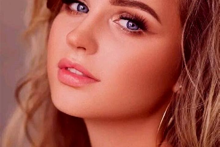 Nova, 29, a dark blonde blue-eyed caribbean companion based in Oricola. Offering Dinner Date, Erotic Massage, CIM. Available for incall and outcall, day and ...