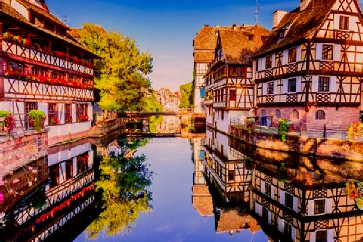 Nova, 29 — Escort in Glisolles, France