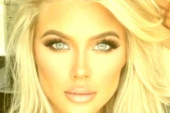 Nova, 30, a platinum blonde brown-eyed ebony companion based in Agbani. Offering Striptease, Couples, Duos. Available for incall and outcall, day and evening...