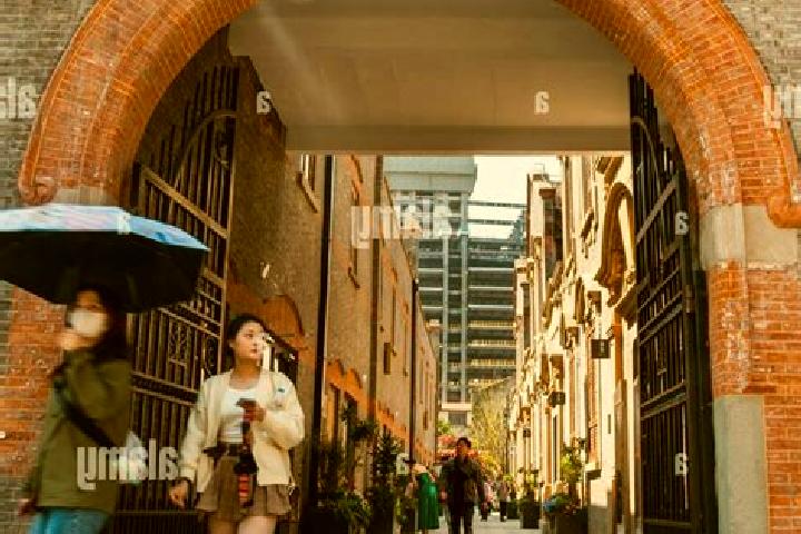 Nova, 30 — Escort in Anning Xilu, China