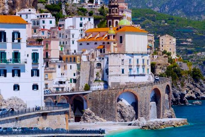 Nova, 30 — Escort in Crebbio, Italy