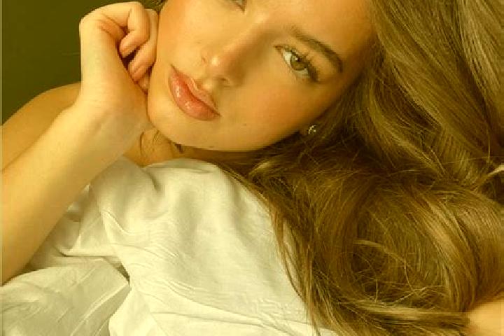 Nova, 32, a brunette hazel-eyed latina companion based in Saint-Celestin. Offering Overnight, Travel Companion, Roleplay, OWO, Dinner Date. Available for inc...