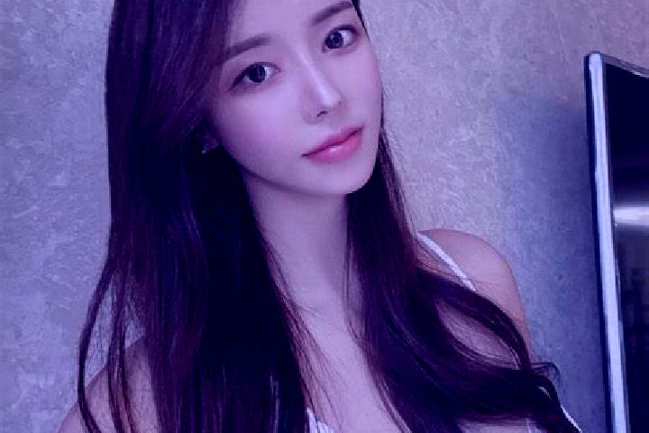 Nova, 34 — Escort in Yomju, North Korea
