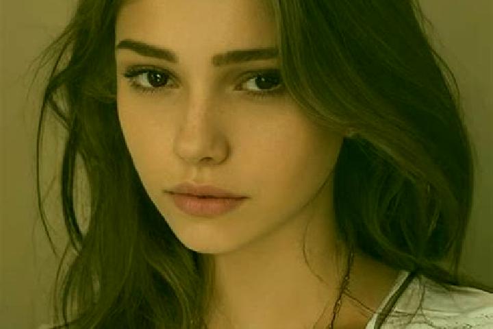 Nova, 36, a auburn hazel-eyed slavic companion based in Ciyun. Offering BDSM, Dinner Date, Tantra. Available for incall and outcall, day and evening dates.