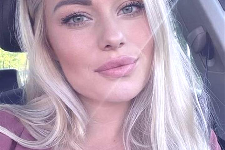 Nova, 38, a blonde hazel-eyed caucasian companion based in Mudgee. Offering Couples, Fetish, Striptease. Available for incall and outcall, overnight bookings...
