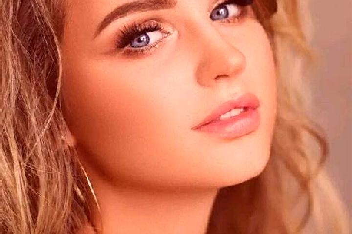 Nova, 39, a dark blonde blue-eyed caribbean companion based in Polaveno. Offering A-Level, Party Girl, Erotic Massage. Available for incall and outcall, over...