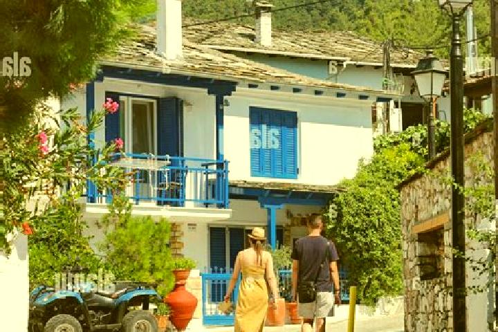 Olivia, 20 — Escort in Potamia, Greece