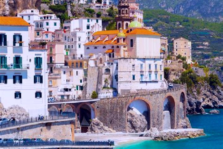 Olivia, 20 — Escort in Provinciale Gasparona, Italy