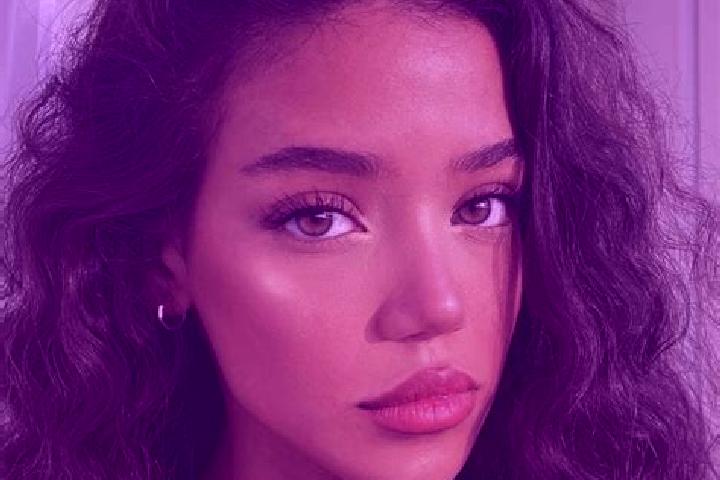 Olivia, 22, a black brown-eyed mediterranean companion based in Marroquin. Offering Duos, Roleplay. Available for incall and outcall, day and evening dates.