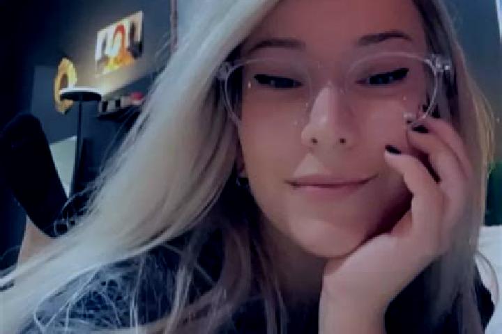 Olivia, 22, a blonde grey-eyed latina companion based in Weil der Stadt. Offering Overnight, Prostate Massage, 69, Tantra, Striptease. Available for incall a...