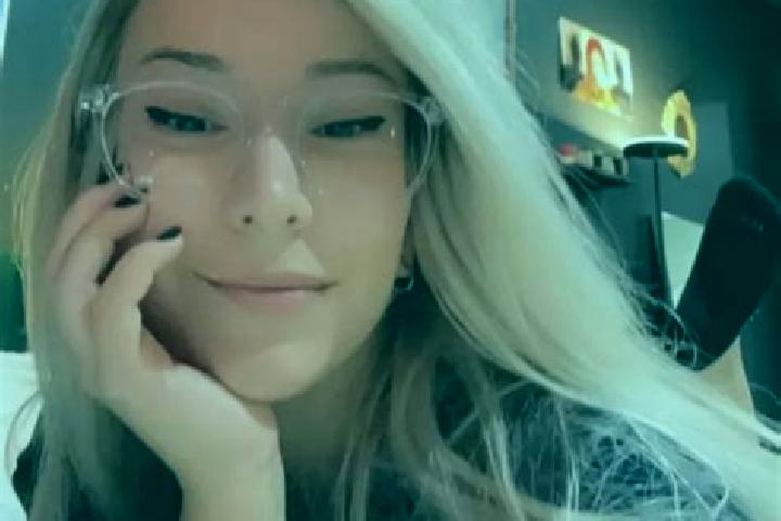 Olivia, 22, a platinum blonde dark-eyed european companion based in Schwarzau am Steinfeld. Offering CIM, BDSM. Available for incall and outcall, overnight b...