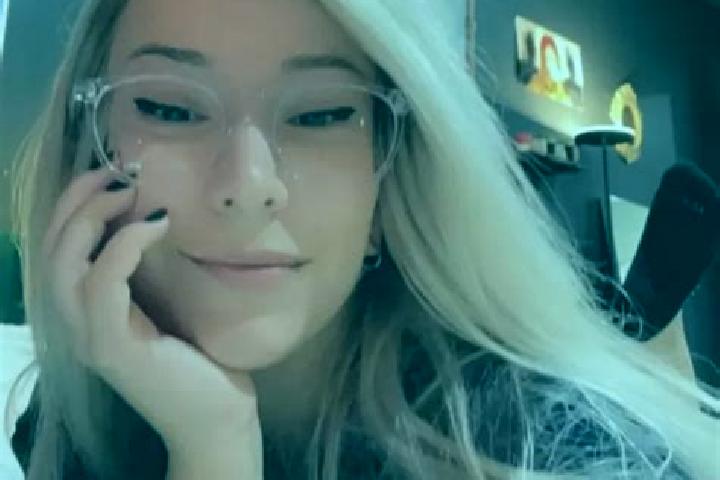 Olivia, 23, a blonde dark-eyed asian companion based in Nahan. Offering Duos, BDSM, Domination, Dinner Date, Roleplay. Available for incall and outcall, day ...