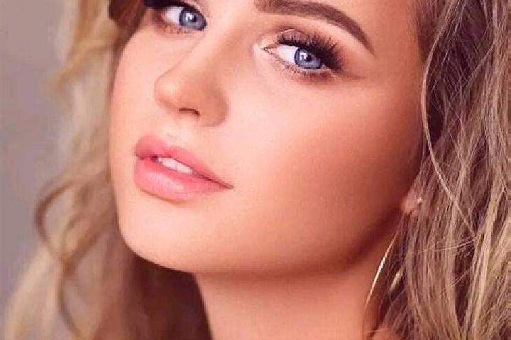 Olivia, 25, a dark blonde blue-eyed asian companion based in Fashand. Offering Girlfriend Experience, Overnight, GFE, Dinner Date. Available for incall and o...